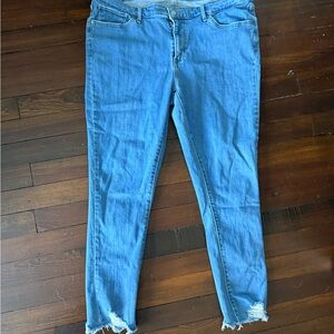 Levi's Women's Denim Skinny Jeans with Frayed Hem